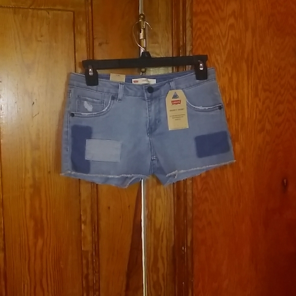 Levi's Other - Girls Levi shorty short